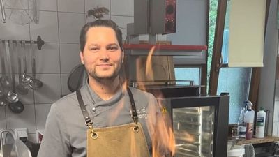 Ben Haberl am Herd in der Niederalm nahe Bad Reichenhall: Besonders stolz ist der oberbayerische Gastronom auf seine Pfannenrösti in verschiedenen Variationen