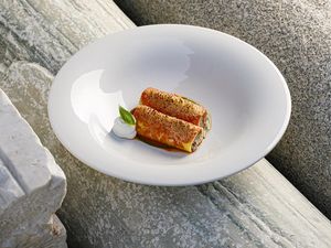 Die Cannelloni stehen dabei im Mittelpunkt und werden sowohl in ihrer klassischen Form als auch in modernen Varianten präsentiert Die Cannelloni stehen dabei im Mittelpunkt und werden sowohl in ihrer klassischen Form als auch in modernen Varianten präsentiert