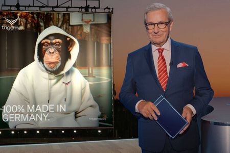Trigema macht Affen Charly zum KI-Fashion-Influencer