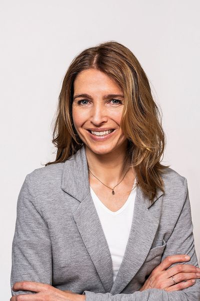 Jennifer Schillings, Bürgermeisterkandidatin für die Stadt Neuss