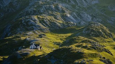 Nach einer Wanderung von St. Anton am Arlberg zur Leutkircher Hütte in den Lechtaler Alpen warten neben regionalen Köstlichkeiten auch vegetarische und vegane Optionen