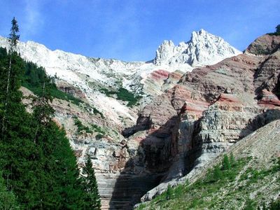 Die Bletterbachschlucht bei Aldein im Südtiroler Eggental ist Dolomiten UNESCO Welterbe und ein Naturerlebnis für Groß und Klein