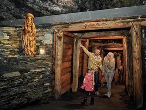 Barbarastollen in den Feengrotten Barbarastollen in den Feengrotten