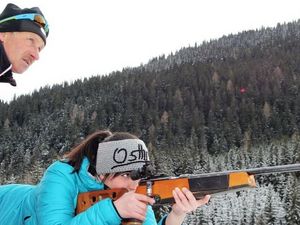 Obertilliach in Osttirol: Im Langlauf- und Biathlonzentrum auf 1.450 Metern lernen Gäste mit Luftdruck- oder Kleinkalibergwehr die Verbindung aus Ausdauer, Präzision und Konzentration Obertilliach in Osttirol: Im Langlauf- und Biathlonzentrum auf 1.450 Metern lernen Gäste mit Luftdruck- oder Kleinkalibergwehr die Verbindung aus Ausdauer, Präzision und Konzentration