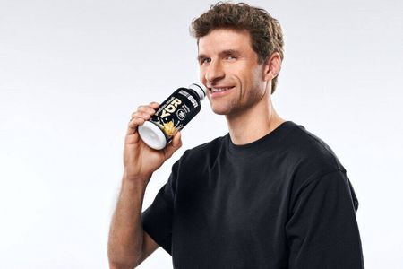 Thomas Müller und ESN gehen eine langfristige strategische und unternehmerische Partnerschaftein