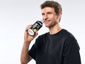 Thomas Müller und ESN gehen eine langfristige strategische und unternehmerische Partnerschaftein Thomas Müller und ESN gehen eine langfristige strategische und unternehmerische Partnerschaftein