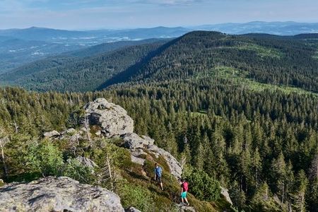 Die zweitägige Arbertour startet direkt beim Vier-Sterne-Superior-Hotel Bodenmaiser Hof und führt rund um den höchsten Berg des Bayerischen Walds