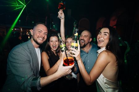 Mehr als zwei Drittel der unter 30-Jährigen müssen sich für Alkoholverzicht rechtfertigen