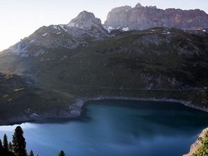 Der Lechweg startet am Vorarlberger Formarinsee und kann bis zu seinem Ende im bayerischen Füssen in sieben bis zehn Etappen absolviert werden Der Lechweg startet am Vorarlberger Formarinsee und kann bis zu seinem Ende im bayerischen Füssen in sieben bis zehn Etappen absolviert werden