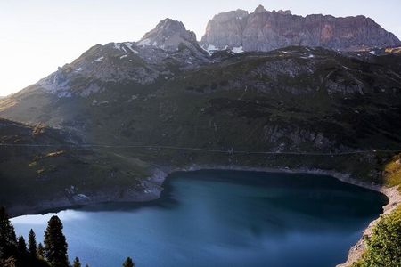 Der Lechweg startet am Vorarlberger Formarinsee und kann bis zu seinem Ende im bayerischen Füssen in sieben bis zehn Etappen absolviert werden