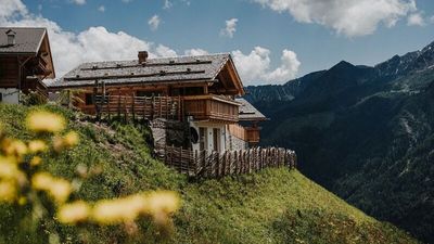 158 Bergbauernhöfe der Südtiroler Qualitätsmarke „Roter Hahn“ liegen auf über 1.500 Metern Höhe. 58 davon sogar im Extremen, fernab der Zivilisation