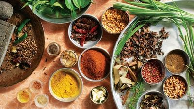 Ein bunter Mix aus verschiedenen Gewürzen auf Mauritius