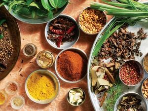 Ein bunter Mix aus verschiedenen Gewürzen auf Mauritius Ein bunter Mix aus verschiedenen Gewürzen auf Mauritius