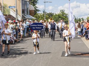 Rakoczy-Festzug Schildträgerinnen und -träger Rakoczy-Festzug Schildträgerinnen und -träger