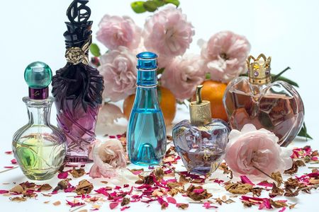 Wie wählt man das perfekte Damenparfum für den Abend?