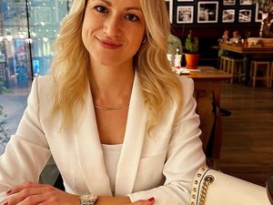 Einen besonderen Platz bekommen die drei Tage nun auch im Terminkalender von Sabrina Keßler eingeräumt, denn sie darf 2024 in die Rolle der Quellenkönigin schlüpfen Einen besonderen Platz bekommen die drei Tage nun auch im Terminkalender von Sabrina Keßler eingeräumt, denn sie darf 2024 in die Rolle der Quellenkönigin schlüpfen