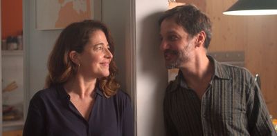 Tür an Tür: Eva (Nora Navas) und Álex (Rodrigo de la Serna) lernen sich bei einer Geschäfstreise in Rom kennen
