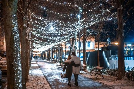 Festliche Atmosphäre auf dem Weihnachtsmarkt in Zagreb
