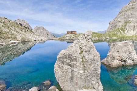 Der Laserzsee ist Kraftplatz und Basislager für Kletterpartien oder Wanderungen in den Lienzer Dolomiten im österreichischen Osttirol
