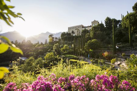Genuss zwischen blühenden Promenaden und historischen Laubengängen – ein Lebensgefühl, das die in Meran geborene Gastgeberin Sissi Amort-Ellmenreich seit ihrer Kindheit prägt