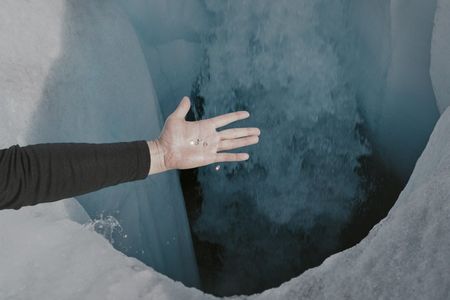 Julian Charrière: PureWaste, 2021, Video Standbild