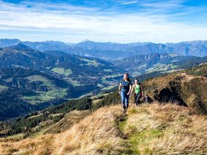 Weitwandern mit Fernsicht: Auf dem Wildschönauer Höhenweg Weitwandern mit Fernsicht: Auf dem Wildschönauer Höhenweg