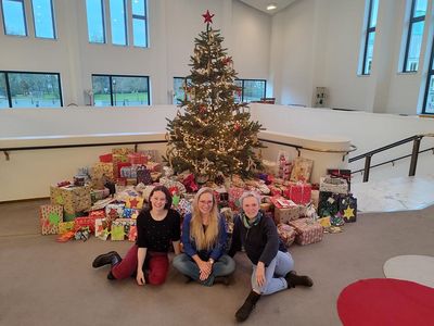 Das Aalto Wunschbaum Geschenke Team