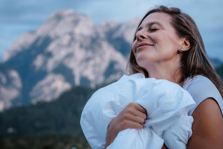 Die Pauschale „Schlaf-Schnuppern“ im Allgäuer Kneippheilbad Füssen beinhaltet unter anderem eine Ernährungsberatung, Yoga sowie eine Einführung in die Anwendungen des „Wasserdoktors“