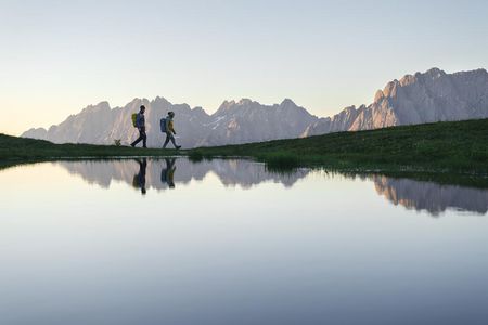 Seen, Berge und unberührte Natur, soweit das Auge reicht: Im österreichischen Osttirol brauchen Liebhaber des Authentischen und Ursprünglichen nicht mehr zum Glücklichsein