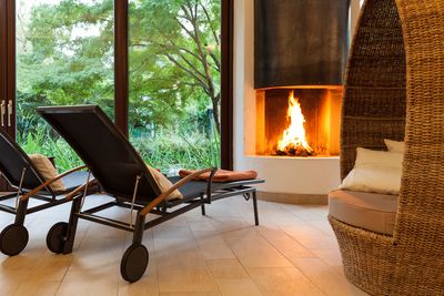 Draußen Regen, drinnen Ruhe: Im Hotel Mignon in Meran/Südtirol darf ein Urlaubstag auch einmal ganz ohne Programm verstreichen