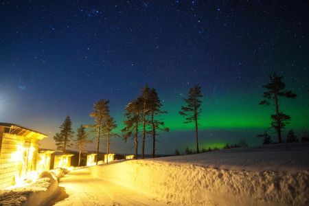 Polarlichter über der Panorama-Lodge bei Paltamo in Ostfinnland, buchbar bei Feelgood Reisen