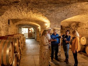 Im Clare Valley: Rund um Adelaide kann man vielerorts Wein verkosten Im Clare Valley: Rund um Adelaide kann man vielerorts Wein verkosten