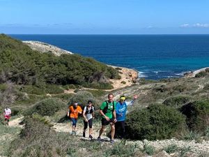 Teilnehmer der Laufcampus-Seminare auf Mallorca lernen schneller, entspannter und vor allem schmerzfrei zu laufen. Ausgangsort für die Touren ist das Grupotel Gran Vista & Spa im Inselnorden Teilnehmer der Laufcampus-Seminare auf Mallorca lernen schneller, entspannter und vor allem schmerzfrei zu laufen. Ausgangsort für die Touren ist das Grupotel Gran Vista & Spa im Inselnorden