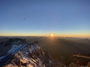 Der Tag erwacht auf der Tiroler Seite der Zugspitze Der Tag erwacht auf der Tiroler Seite der Zugspitze