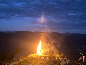 Am Wochenende rund um den längsten Tag des Jahres wird traditionell die Sonnwende gefeiert Am Wochenende rund um den längsten Tag des Jahres wird traditionell die Sonnwende gefeiert