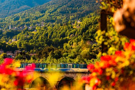 Die Bahn ist nach den Tälern benannt, die sie durchquert