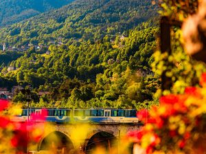 Die Bahn ist nach den Tälern benannt, die sie durchquert