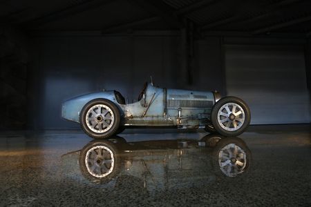 Teil der Ausstellung: Der Bugatti 35B vom Grand Prix de Monaco von 1929 