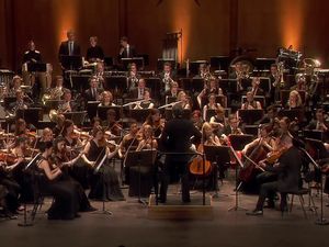 Zur Eröffnung spielt das Baltic Sea Philharmonic mit Robert Treviño