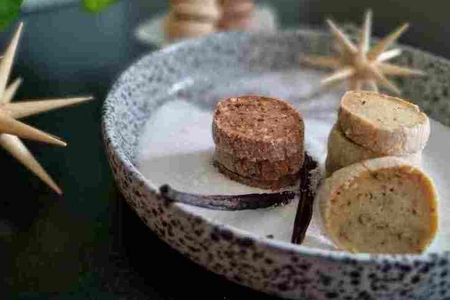 Neben der Schoko-Variante gehen zum Beispiel auch die Mandel-Marzipan-Version oder die Alternative mit Pistazien und Cranberrys