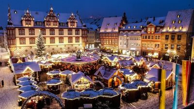 Nostalgischer Lichterzauber: Der Weihnachtsmarkt auf Coburgs historischem Marktplatz gilt als einer der schönsten in Bayern