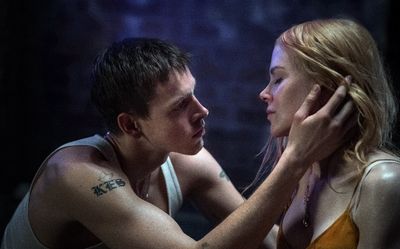 Harris Dickinson und Nicole Kidman in Babygirl
