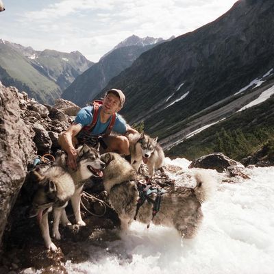 Ski- und Bergführer Hubertus Lindner mit Huskys
