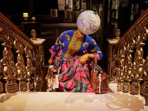 Yinka Shonibare: Woman Moving Up, 2023 Yinka Shonibare: Woman Moving Up, 2023