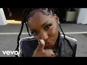 In einer atemberaubenden Live-Session für das weltweit beliebte Format präsentiert sie ihren neuen Track Arrogante' In einer atemberaubenden Live-Session für das weltweit beliebte Format präsentiert sie ihren neuen Track Arrogante'