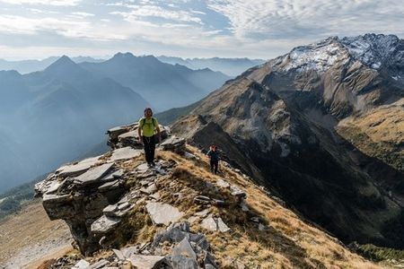 Konditionsstärke, Trittsicherheit und Schwindelfreiheit sind Voraussetzungen für die anspruchsvolle Mehrtagestour „Via Alta Crio“ von Lumino bei Bellinzona/Schweiz bis zum Lukmanierpass im Tessiner Norden