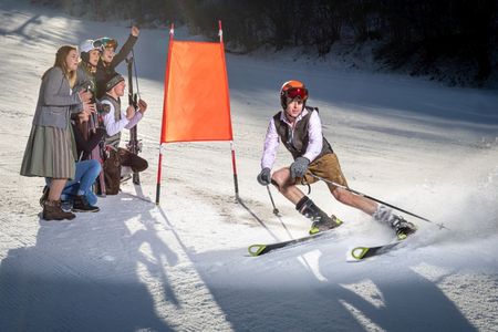 Er auch: Beim Dirndl und Lederhosen Skitag zeigt sich jeder von seiner besten Seite