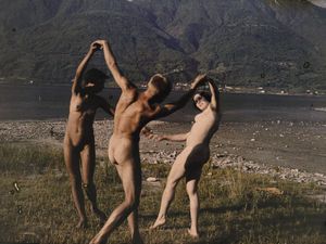 Johann Adam Meisenbach: Tanzende am Lago Maggiore bei Ascona (um Rudolf von Laban), 1914 Johann Adam Meisenbach: Tanzende am Lago Maggiore bei Ascona (um Rudolf von Laban), 1914