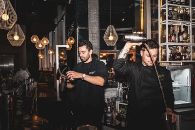 Ein Hauch von Mailand über den Dächern Innsbrucks Internationaler Szenetreff in der ADLERS Bar 