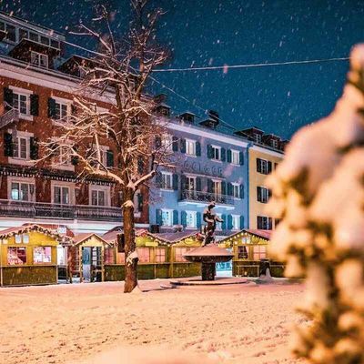Der Osttiroler Winter verzaubert Einheimische wie Urlauber gleichermaßen: heimelige Adventmärkte in der Bezirkshauptstadt Lienz und den kleinen Bergdörfern